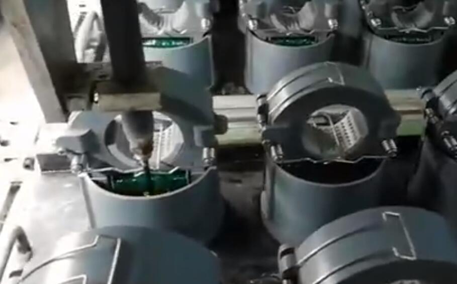 故障指示器灌膠視頻